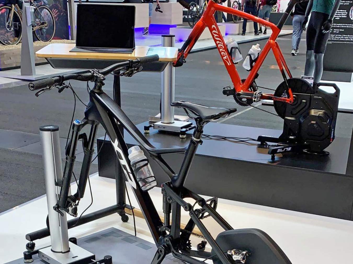Elite Training Desk multi-purpose indoor training gadget table, Eurobike