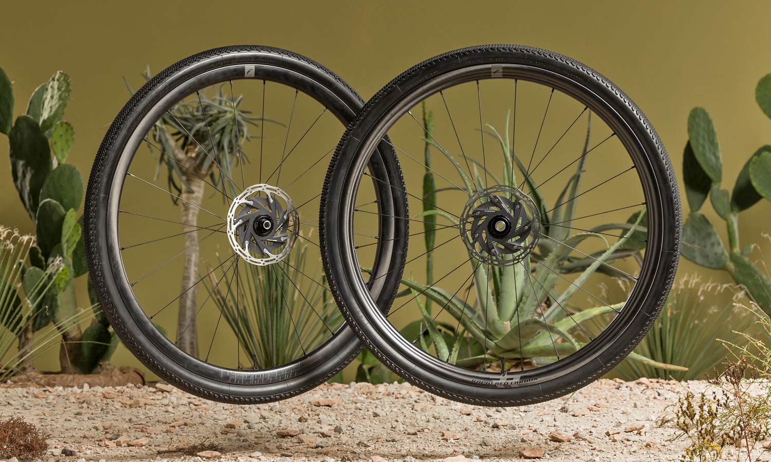 Fulcrum Rapid Red Carbon lightweight asymmetric tubeless gravel bike wheels, wheelset