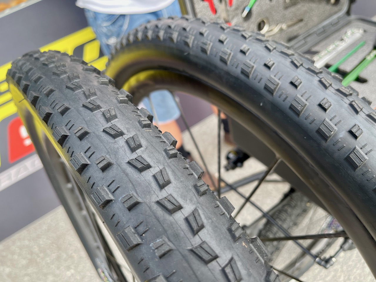 Maxxis mud race tires tread