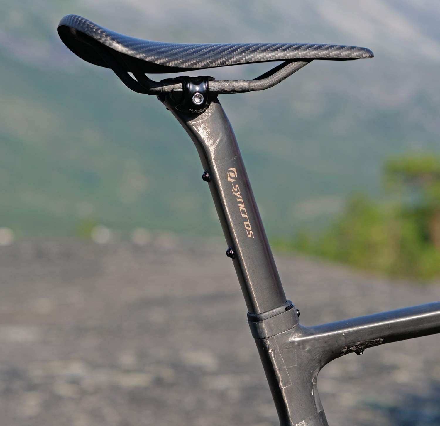 custom Scott Addict Gravel Tuned Dangerholm edition lightweight carbon prototype gravel bike project, customized Syncros seatpost