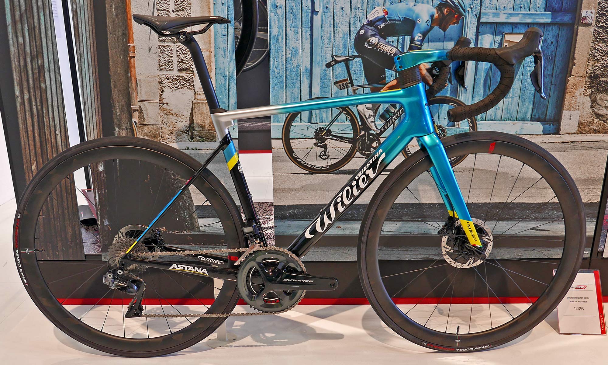 Wilier 0 SLR lightweight carbon all-rounder road race bike, Astana