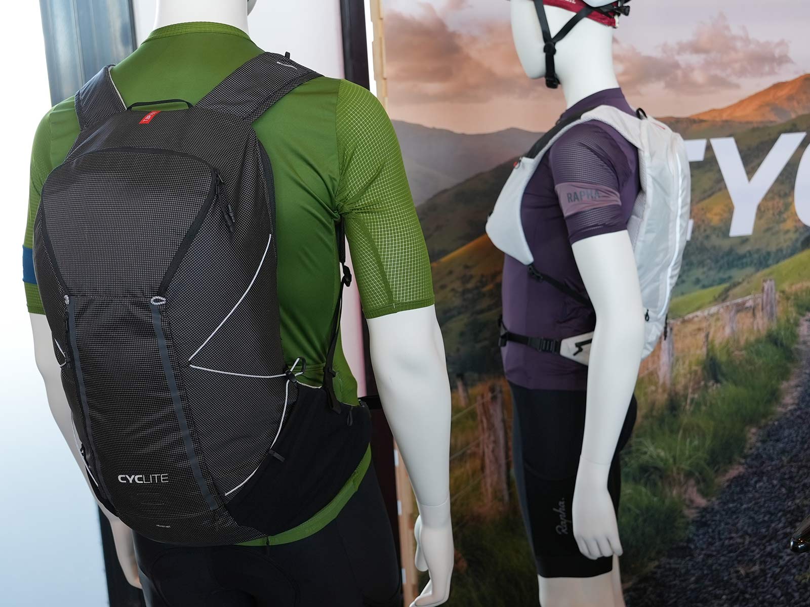 cyclite ultralight hydration backpack for riding and hiking