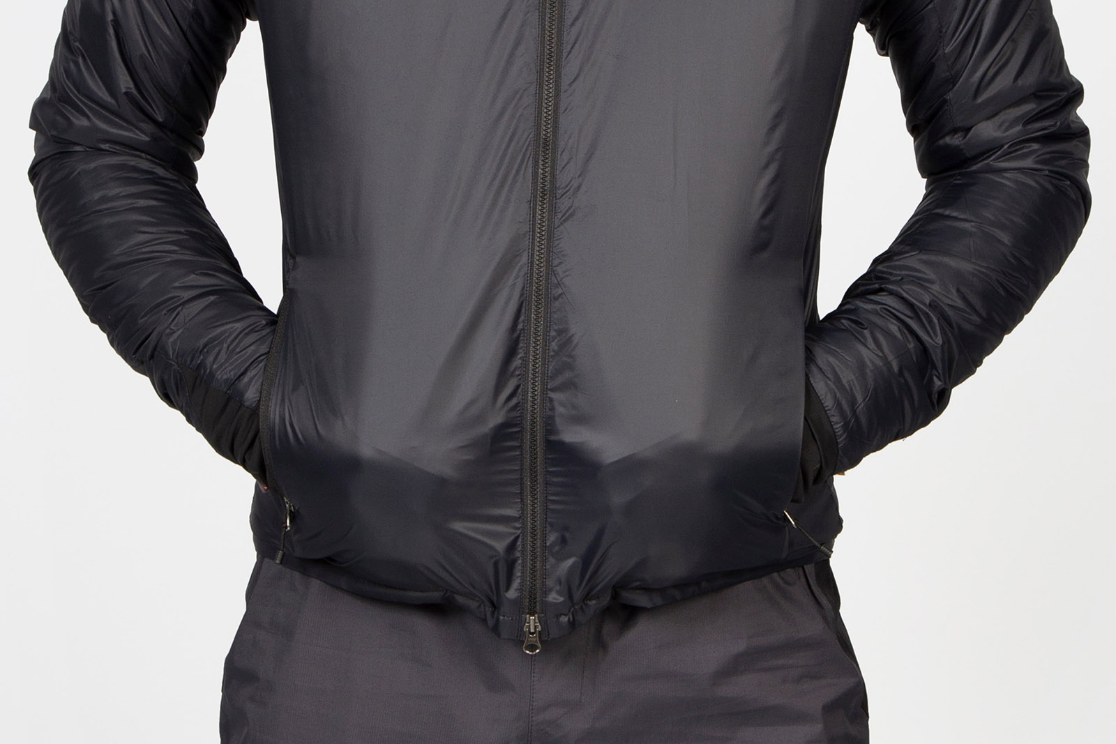 a man wears the endura gv500 insulated jacket