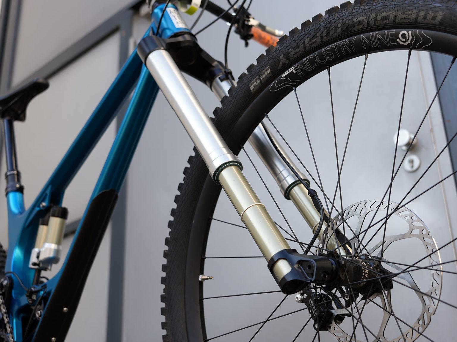 Intend shows negative offset inverted enduro fork w/ dramatic head ...