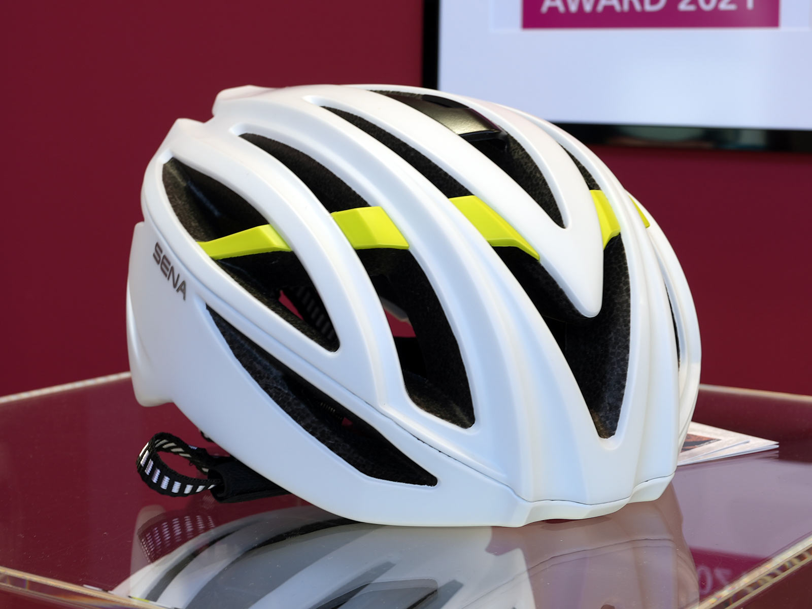 sena r2 road bike helmet with intercom wireless communication and bluetooth speaker