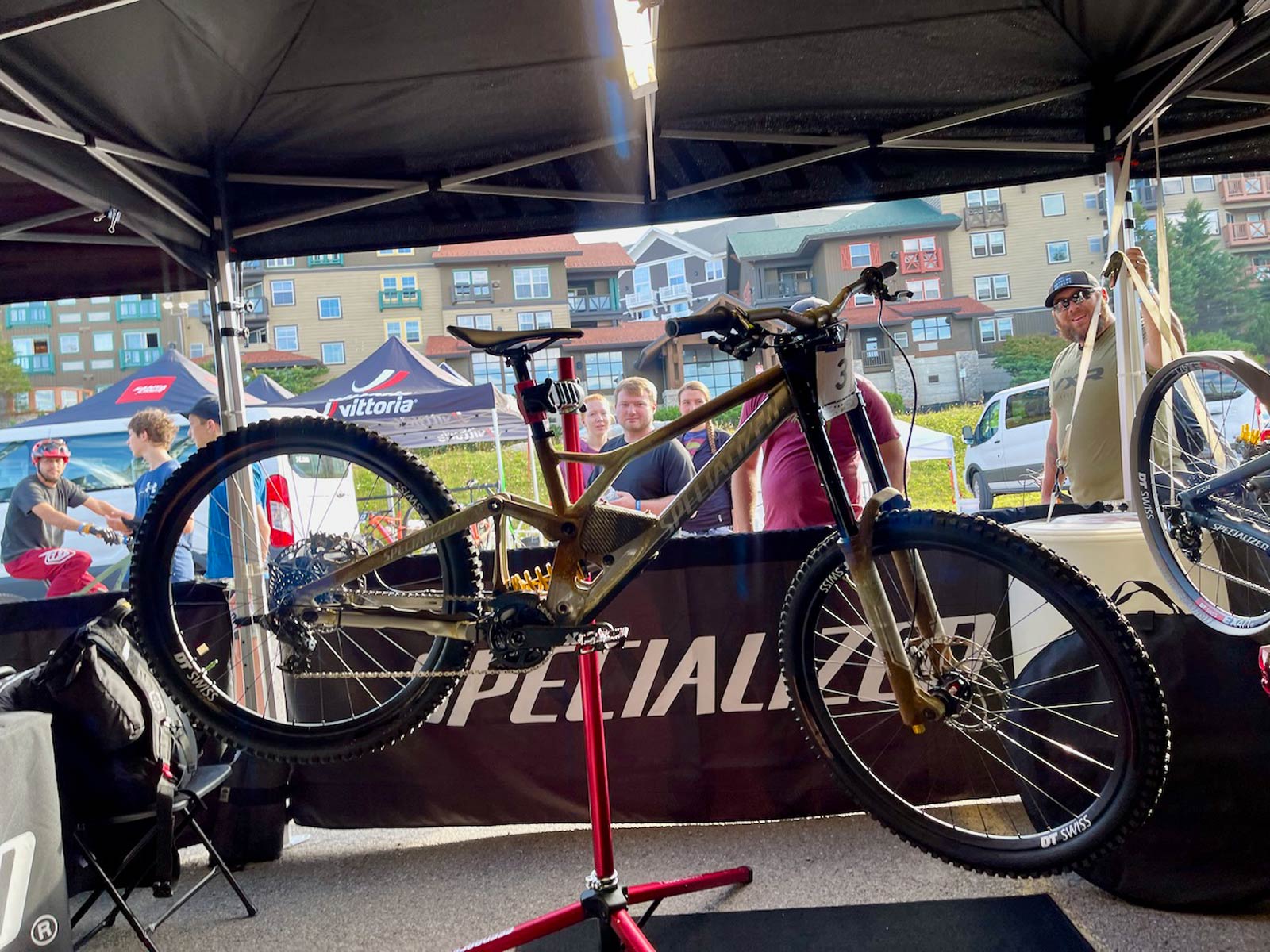 loic bruni specialized demo ohlins prototype active mtb suspension