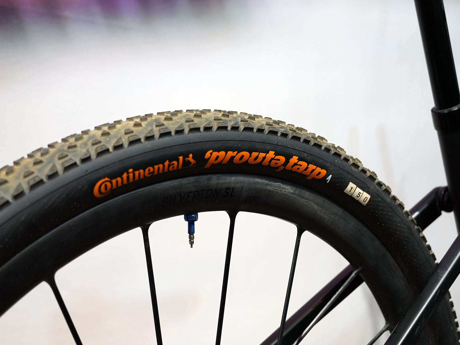 prototype continental 150 tpi mountain bike tires on tom pidcock's olympic MTB