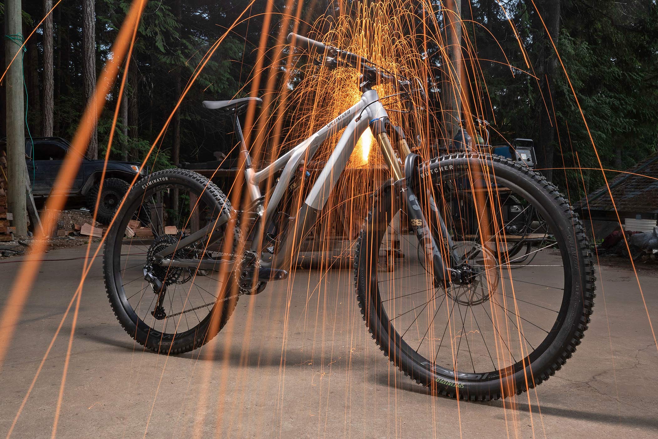 2022 Specialized Stumpjumper EVO Alloy trail bike, sparks