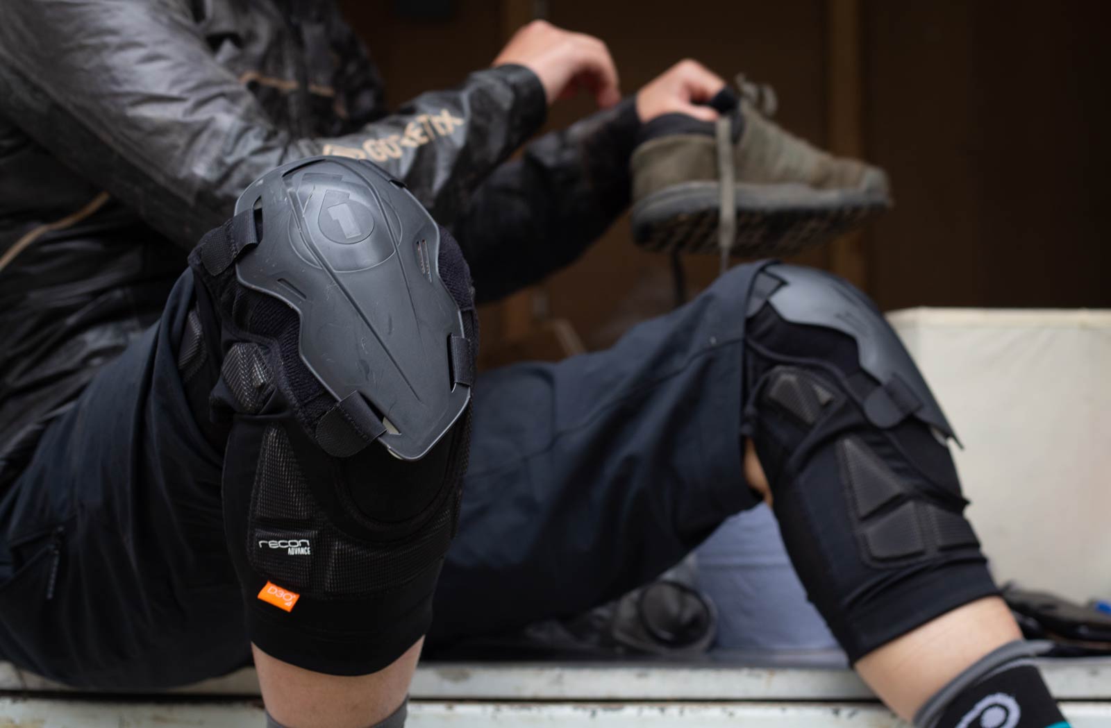 661 recon advance d3o knee pad review hard shell stiffer