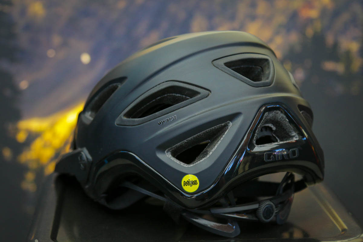 Giro Montaro MIPS 2 back of helmet