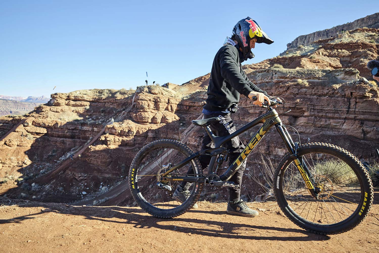 Must Watch Brandon Semenuk wins 2021 Red Bull Rampage on Trek