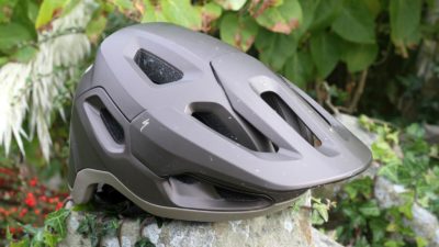Review: Specialized Tactic 4 is a comfortable full coverage Trail Helmet with MIPS Evolve