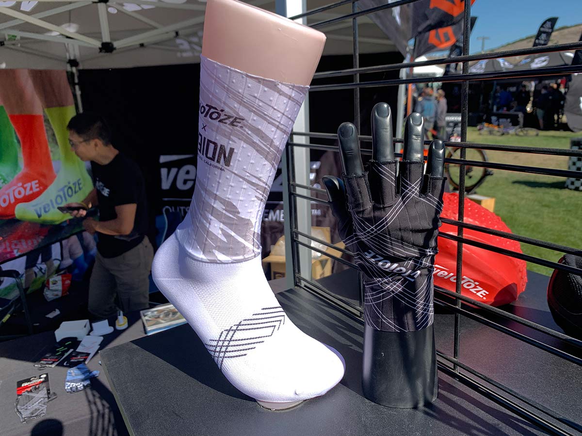 velotoze aerodynamic cycling socks and gloves