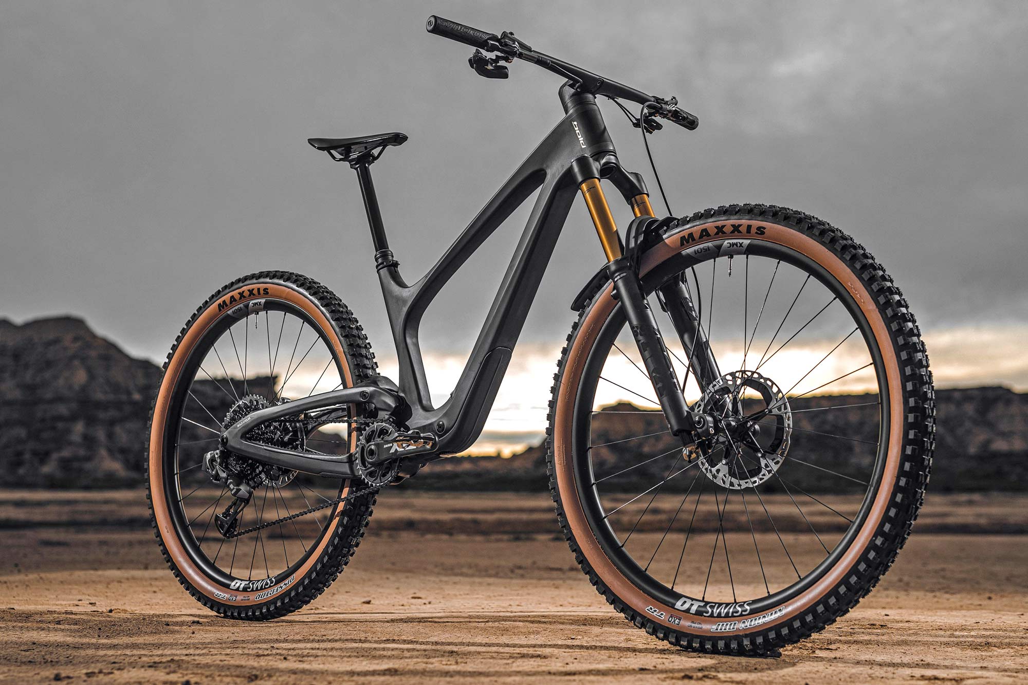 2022 Bold Linkin integrated hidden shock carbon trail bike, 135mm or 150mm all-mountain bike