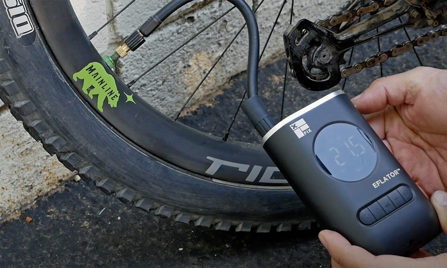 Fix Mfg Eflator portable battery-powered digital tire pump,  mini air compressor