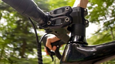 Vecnum freeQENCE stem delivers 30mm of adjustable 4-bar suspension for your gravel bike