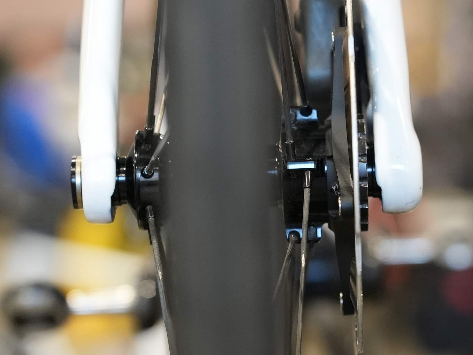 prototype hunt ud 32 road bike wheels with carbon spokes
