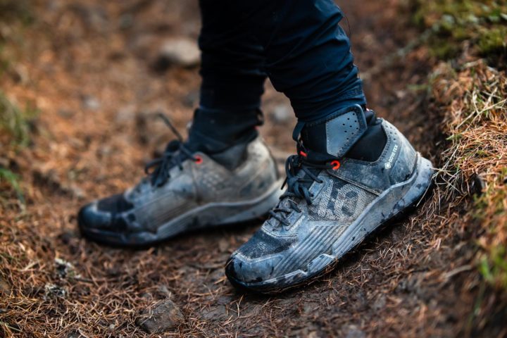 Review: Five Ten TrailCross Gore-Tex Waterproof MTB Shoes for Flat ...