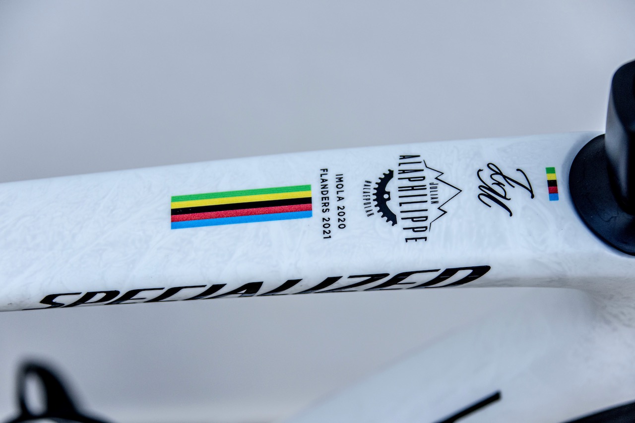 Julian Alaphilippe's 2022 Specialized Tarmac SL7 top tube