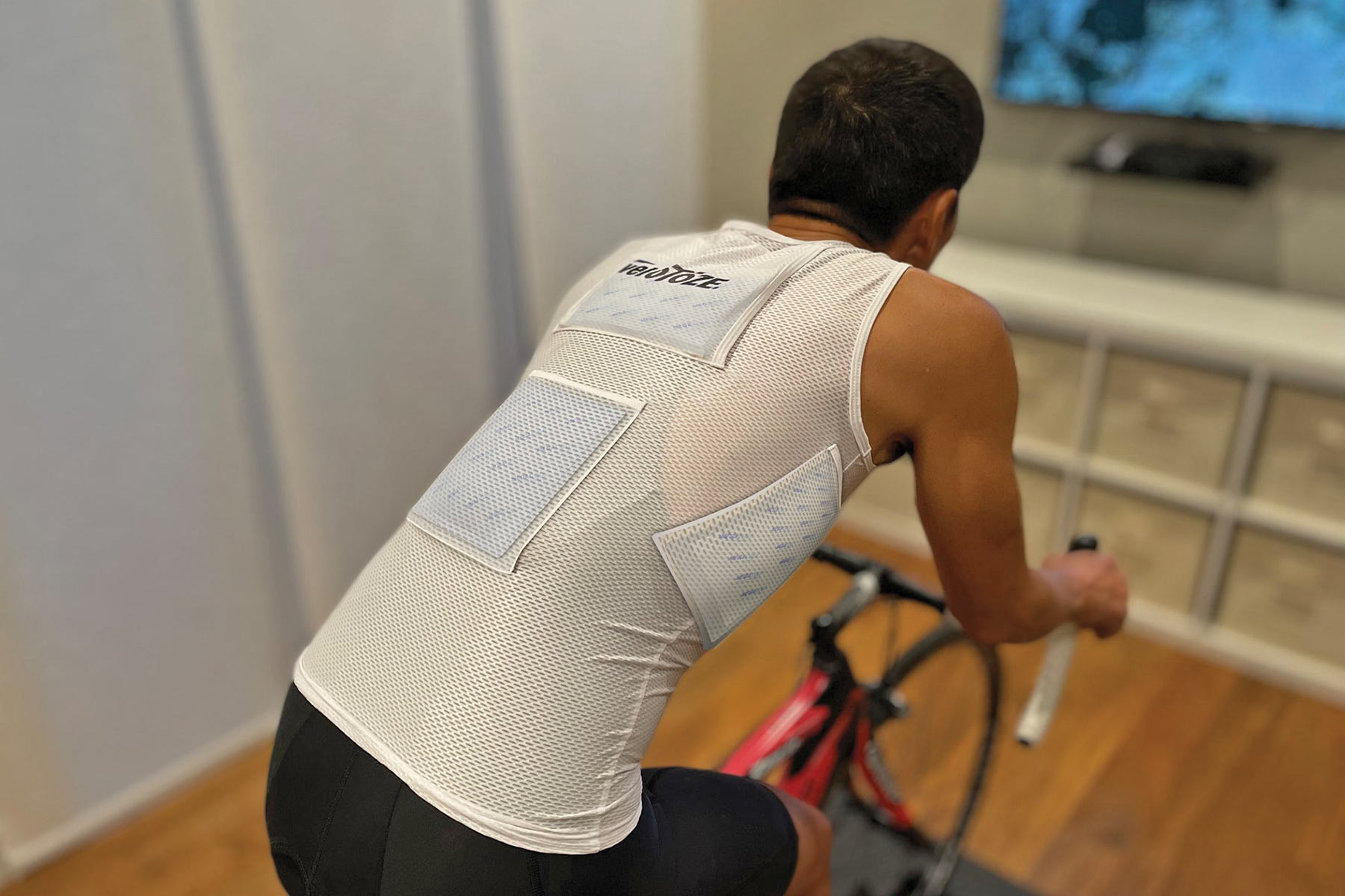 VeloToze Cooling Vest prevents you from overheating_indoor training ice vest angled