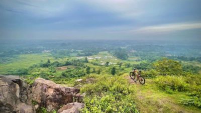 Bikerumor Pic Of The Day: Cabe Hill – Parung Panjang, West Java