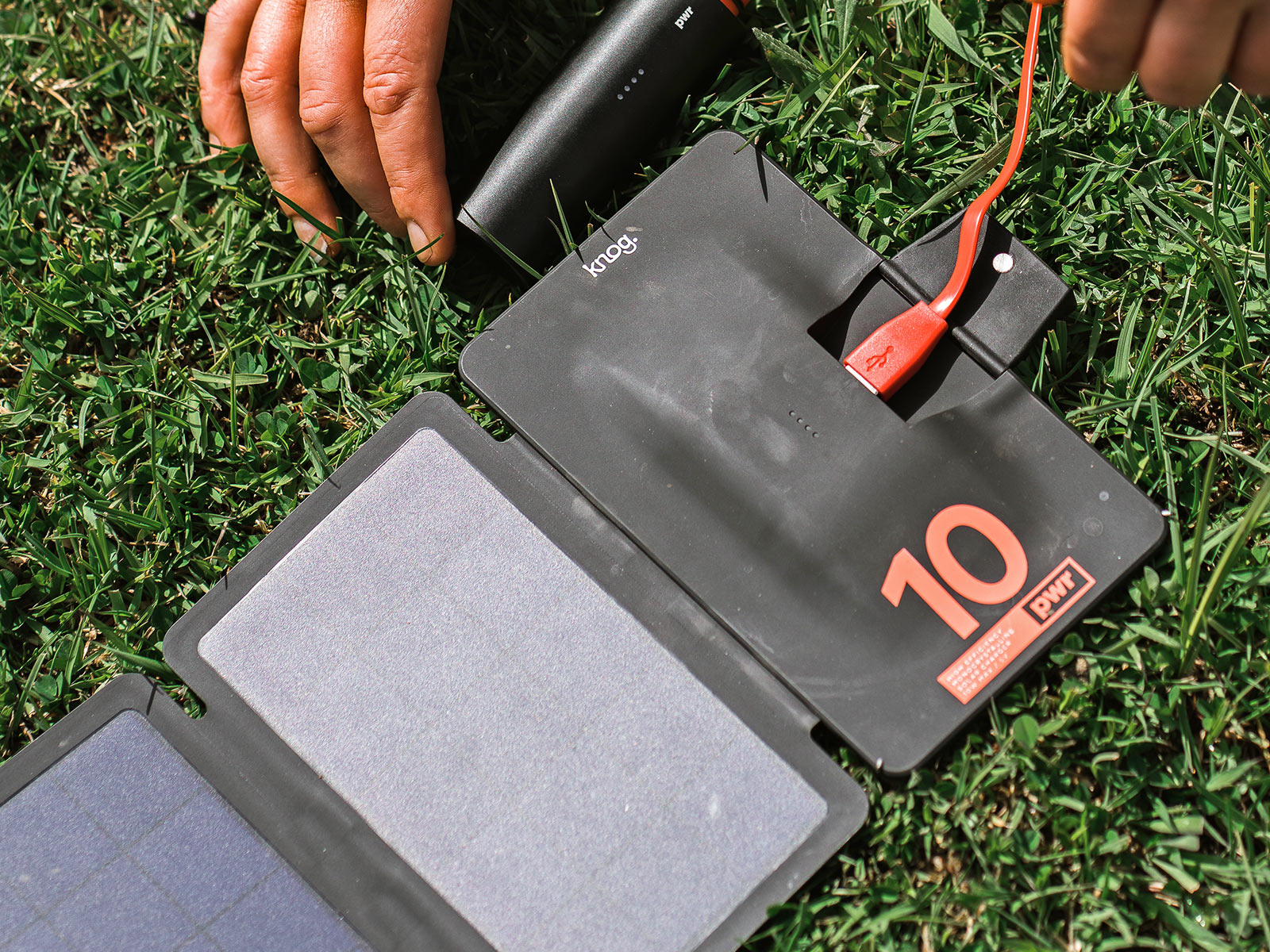 Knog PWR Solar 10W, folding compact photovoltaic panel bikepacking solar charger, detail