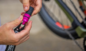 Muc-Off e-Bike Drivetrain Tool solves chain lube troubles - Bikerumor