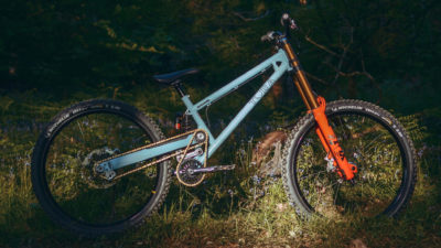 First Look: UK Made Tora Cycles EVH High-Pivot Park Bike