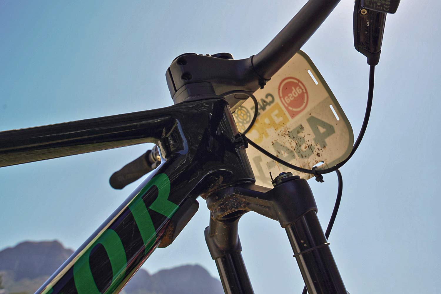 Factor Lando XC carbon full-suspension cross-country mountain bike, internal routing