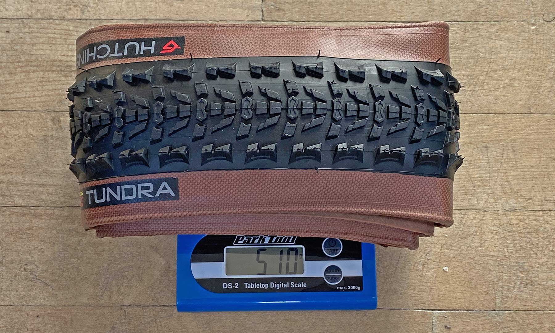 Hutchinson Tundra knobby adventure gravel tire review, 40mm actual weight 510g