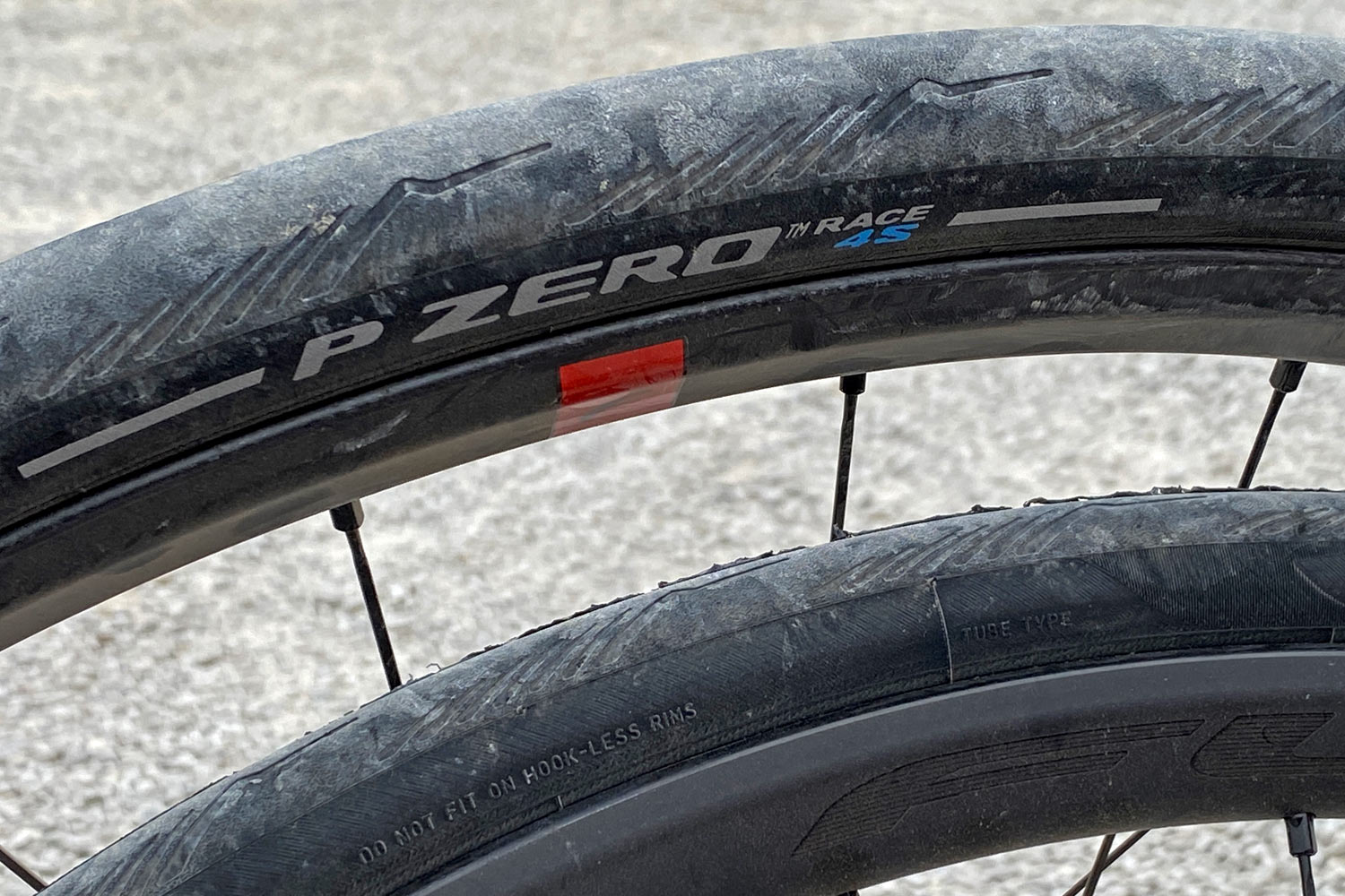 Pirelli P Zero Race 4S high performance four-season clincher tube-type road bike tire, made-in-Italy, sidewall details
