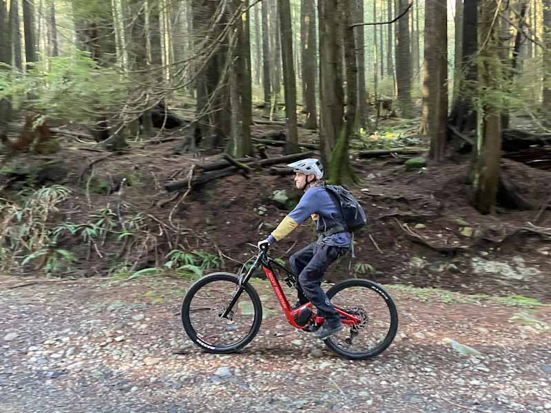 Rocky Mountain Bikes 2022 Altitude Powerplay, SF climbing a road
