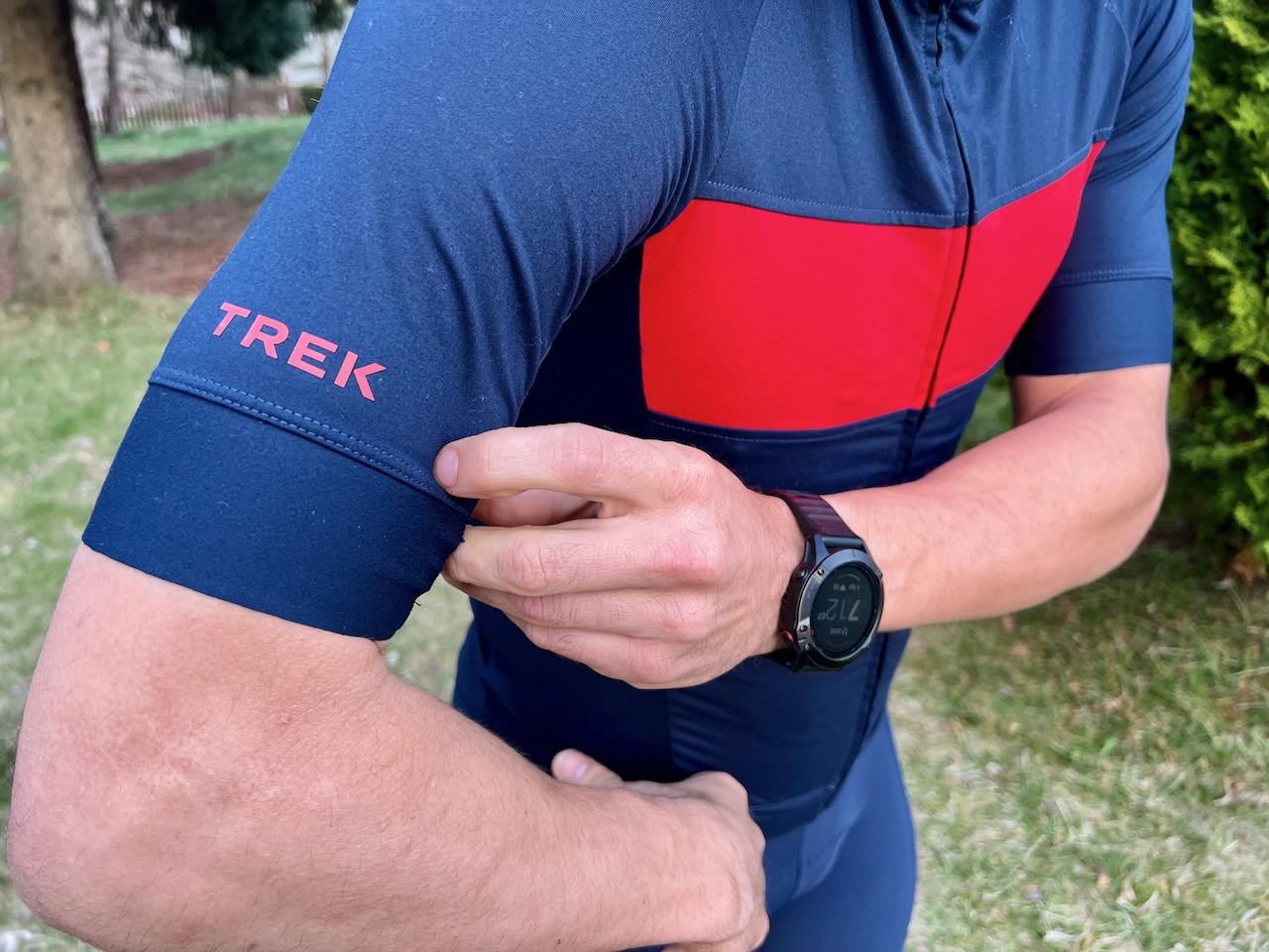 Trek 2022 Road clothing Circuit kit sleeve gripper