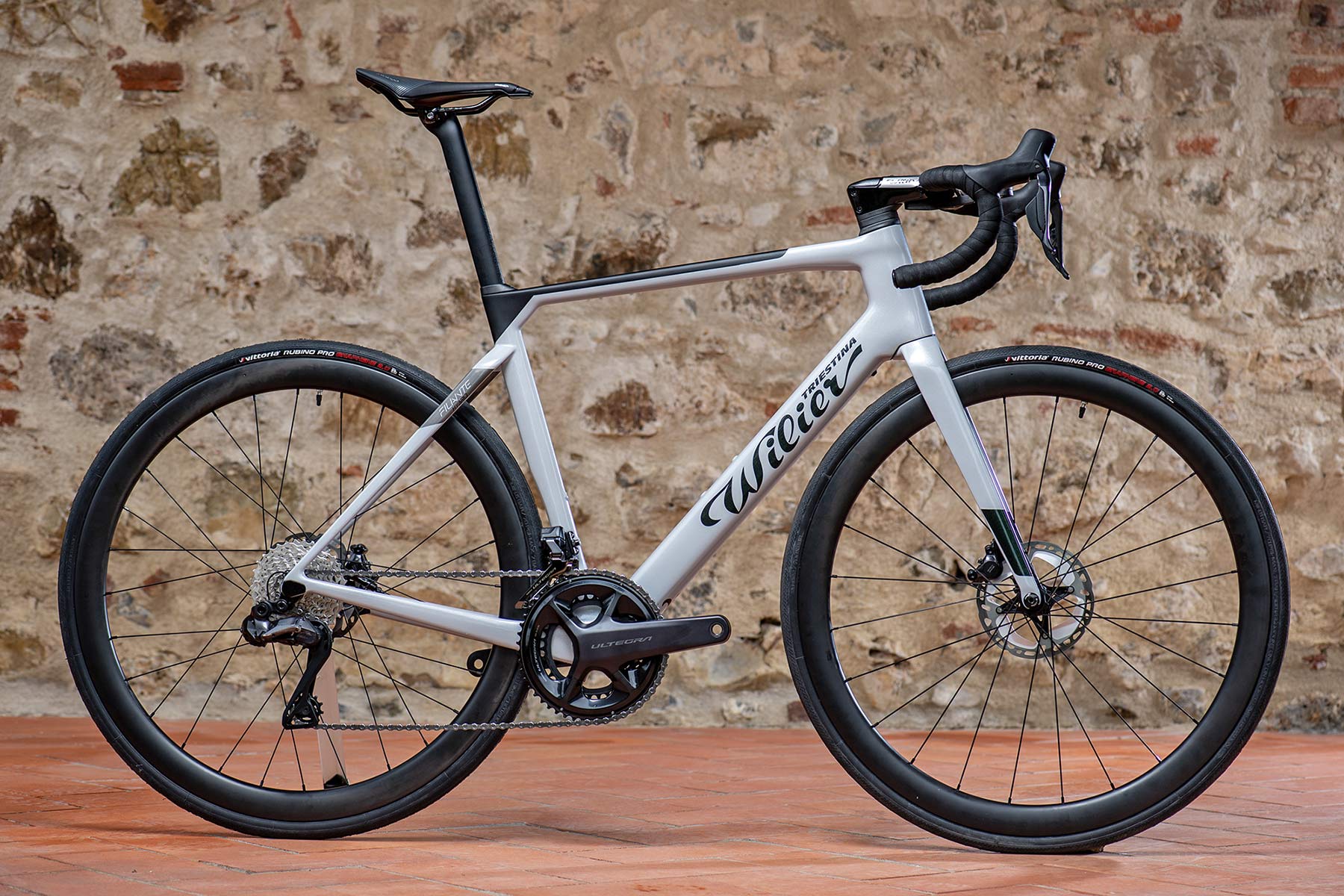 2022 Wilier Filante Hybrid stealthy carbon aero road e-bike, Road Bike Connection Spring, photo by Mirror Media