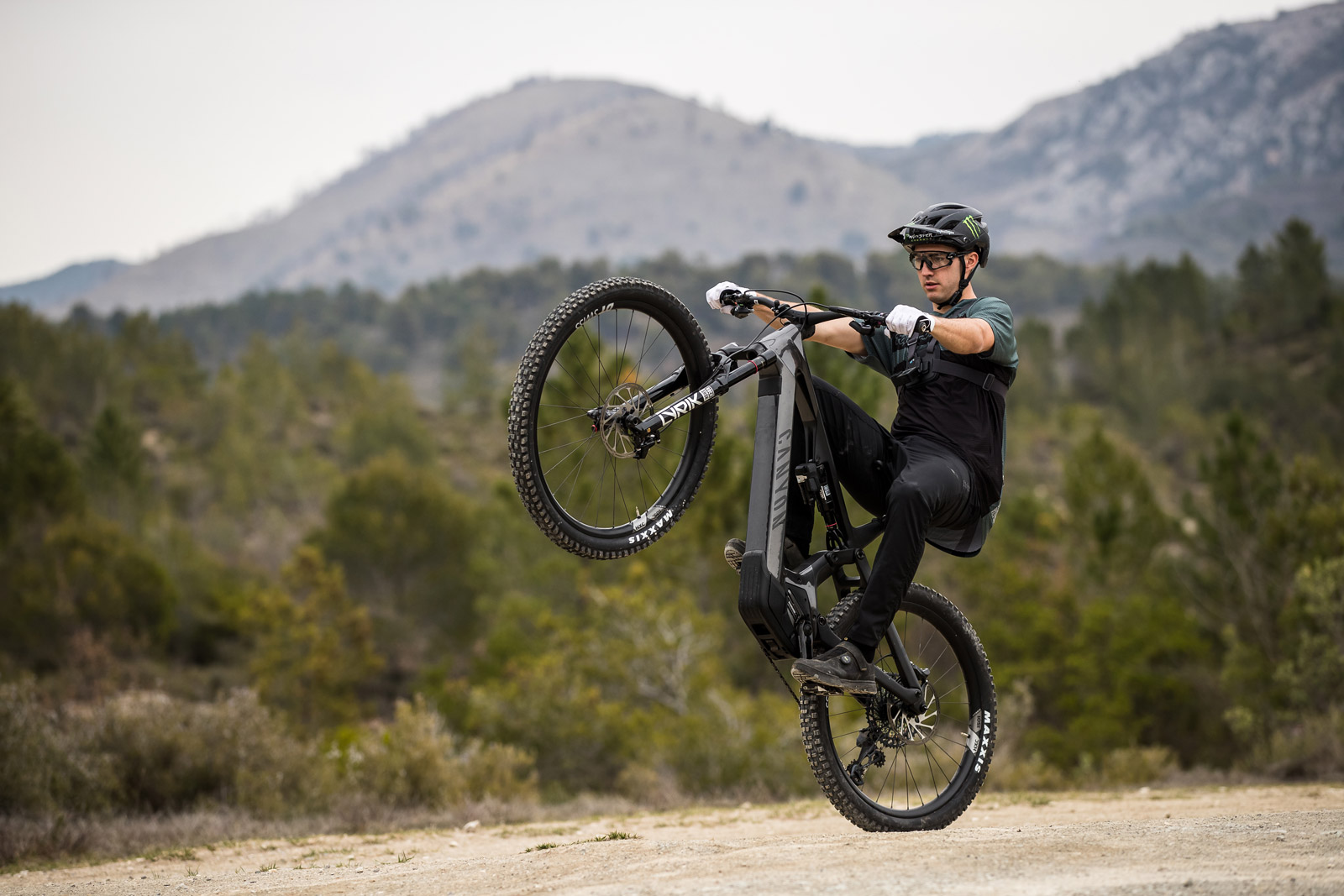 canyon spectral on 2022 emtb wheelieing