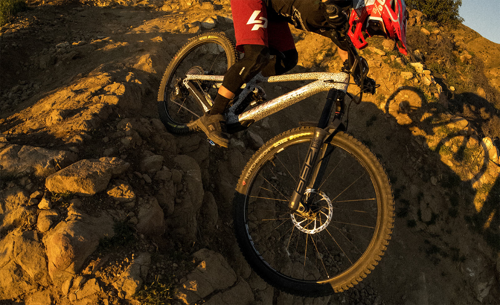 new 2023 rockshox deluxe and super deluxe rear shocks tech overview