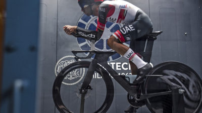 Colnago TT1 disc brake time trial bike cuts deep aero shapes, new horizontal seatstays