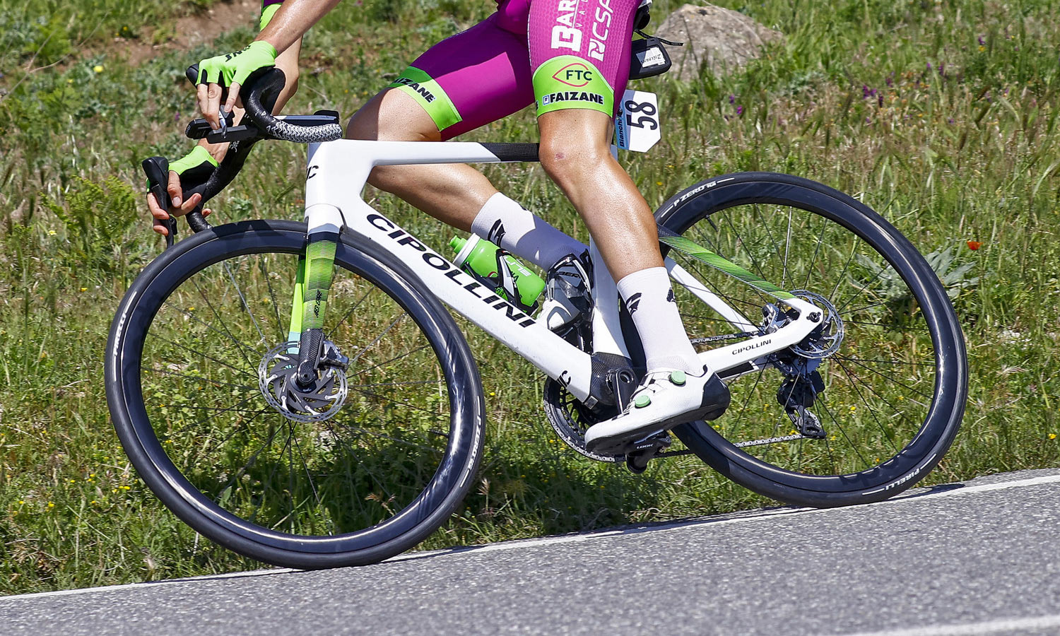 Deda Elementi RS4DB lightweight carbon tubeless disc brake road wheels, Giro photos by Sprint Cycling Agency_ Alessandro Tonelli Team Bardiani-CSF-Faizane