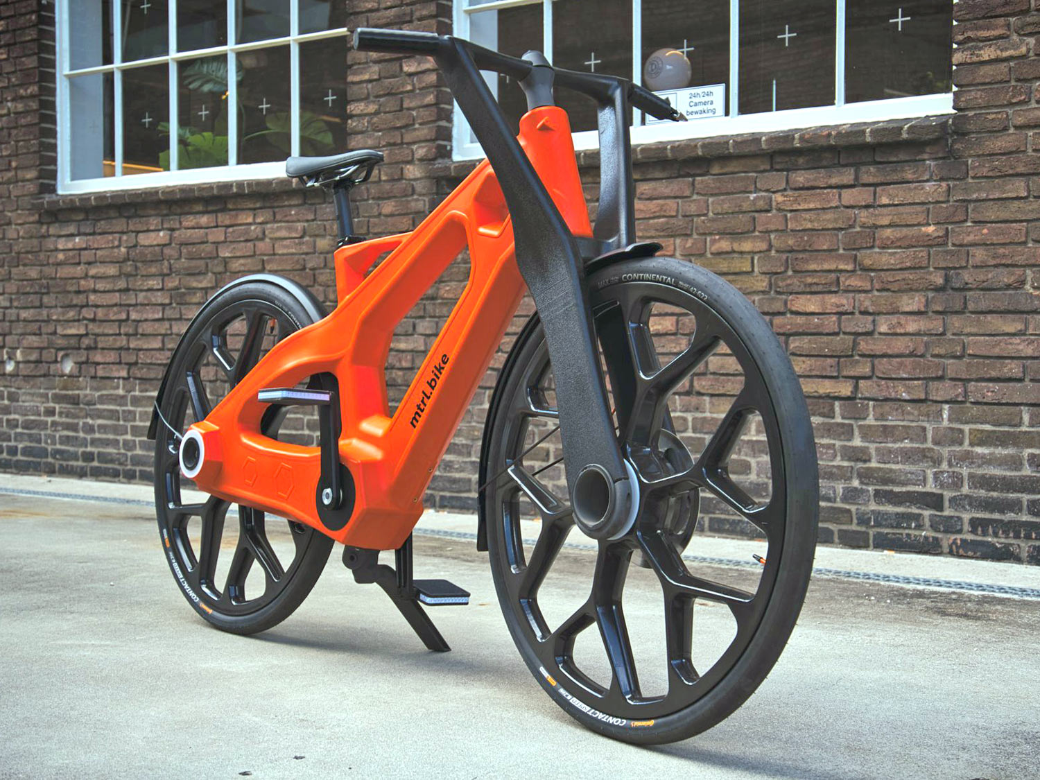 Igus Bike+MTRL fully recycled plastic city commuter bike, no rust, no maintenance, angled front