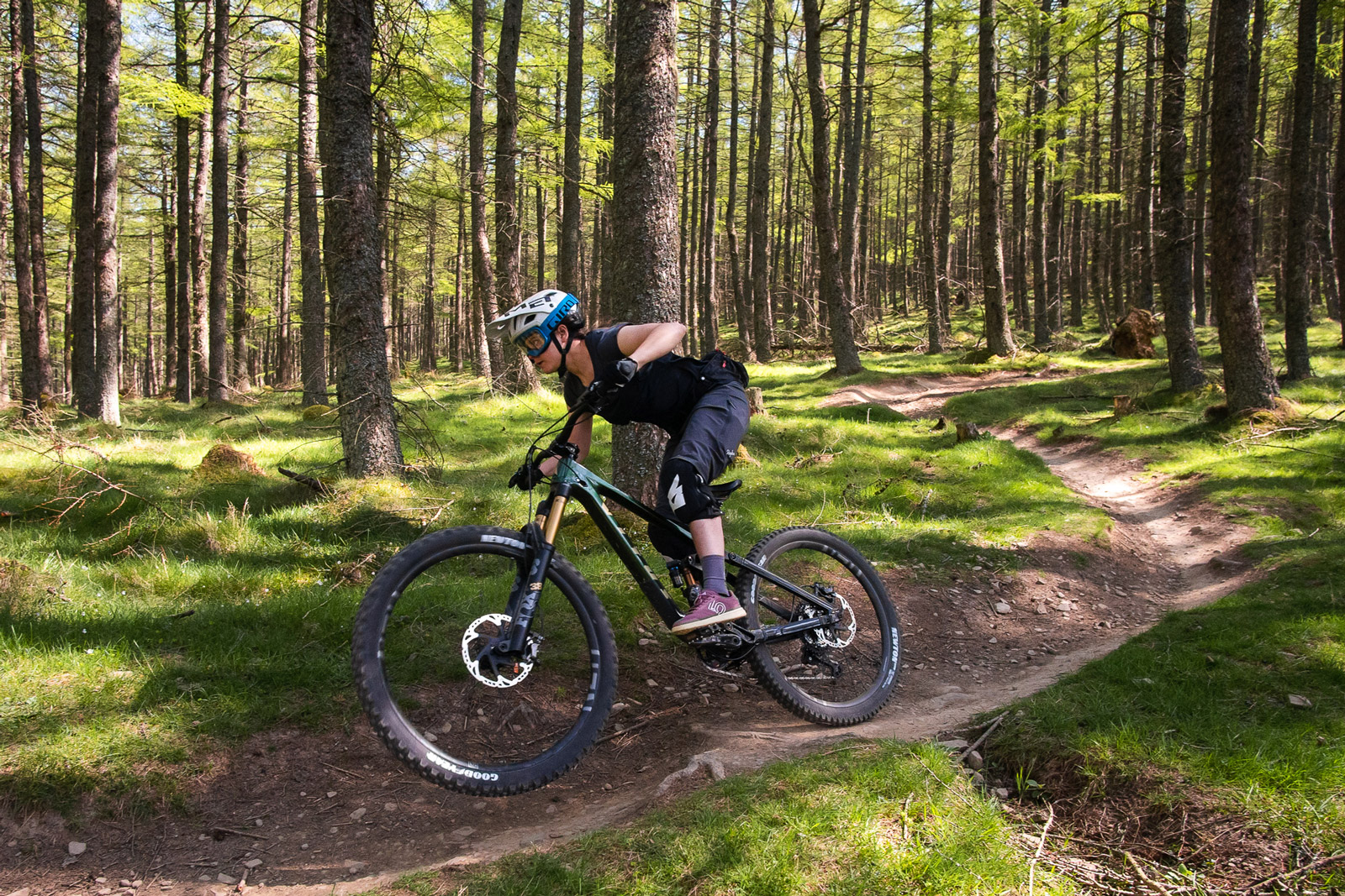 rapha trail fast + light mtb review womens shorts and lightweight tank