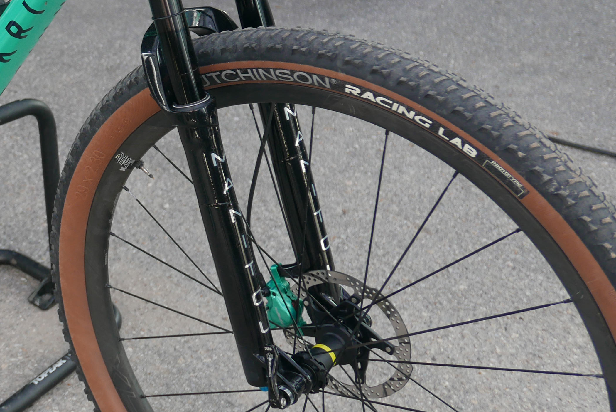 Rockrider Racing Team XC 900 hardtail mountain bike by Decathlon, prototype Hutchinson Skeleton tire