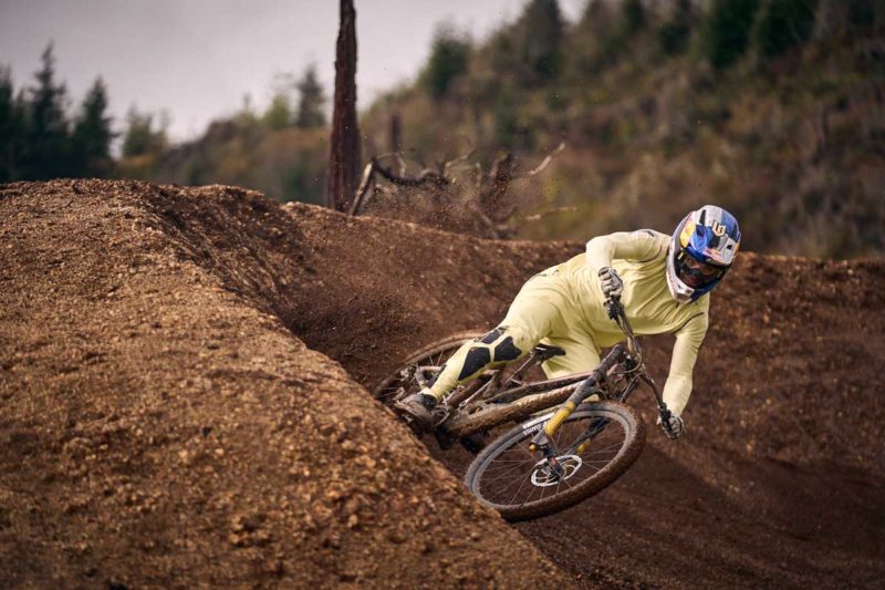 Specialized Gravity Butter Collection, Loic Bruni, berm