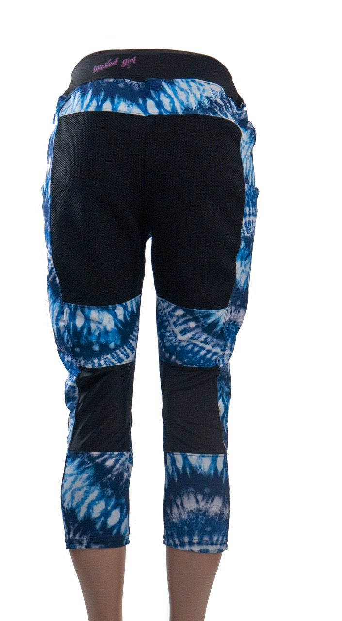 rear view Moxie Wicked Girl G-Form trail pants with built-in knee pads