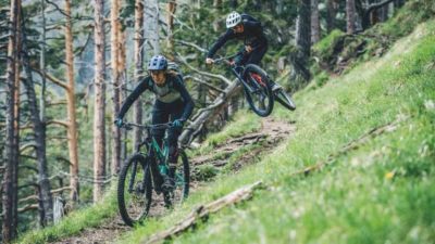 ABUS’ MoDrop QUIN and Moventor 2.0 QUIN smart MTB helmets come to the USA