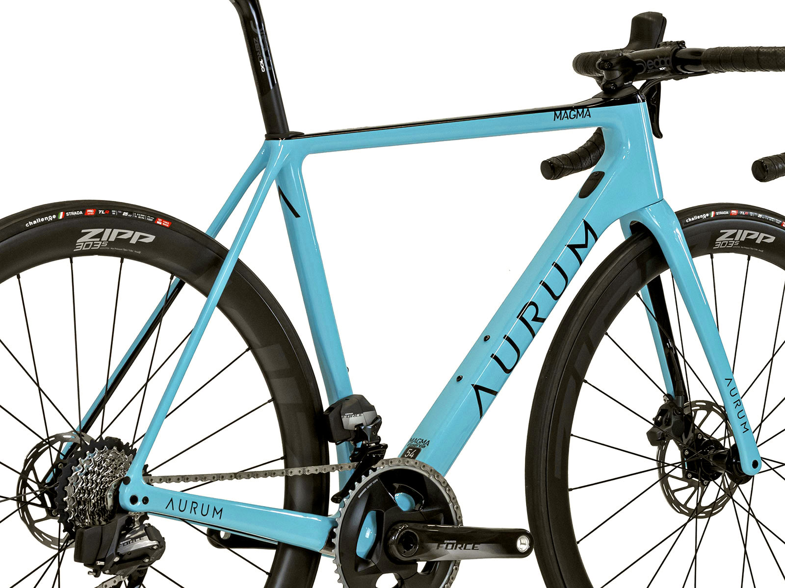 Aurum Magma Essentia more affordable all-rounder carbon road bike, frame detail