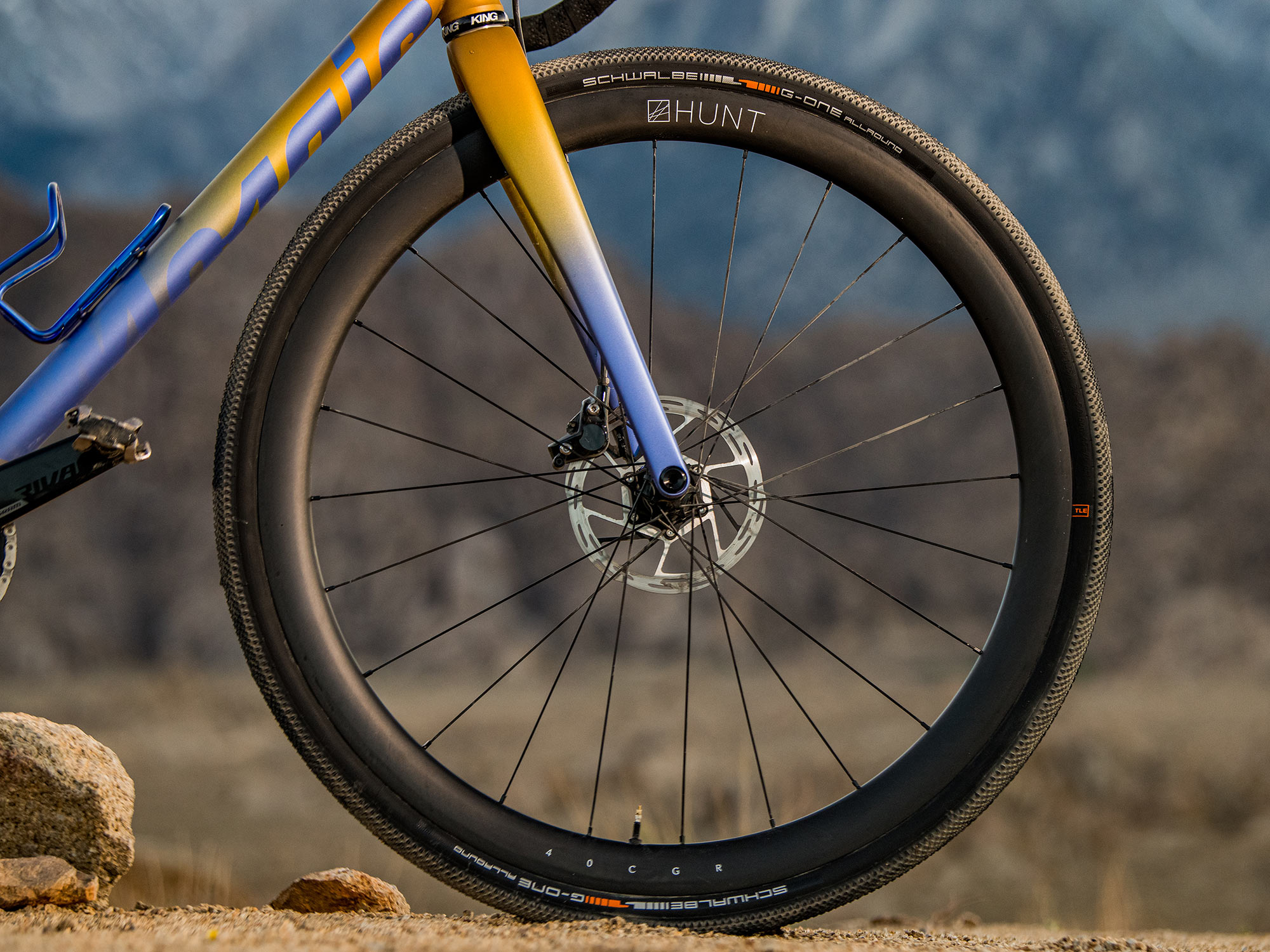 Hunt Carbon Gravel Race lightweight hookless tubeless gravel bike wheels, 25|40 CGR, 40 front