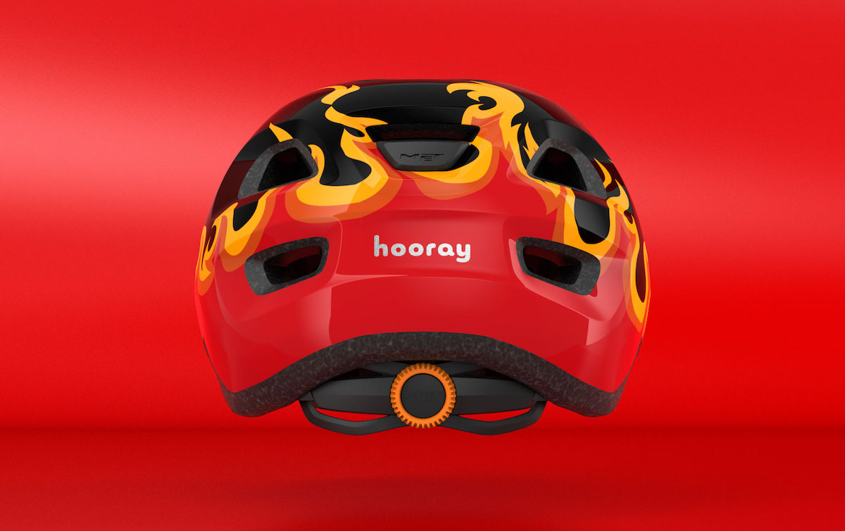 MET Hooray kid's helmet retention system