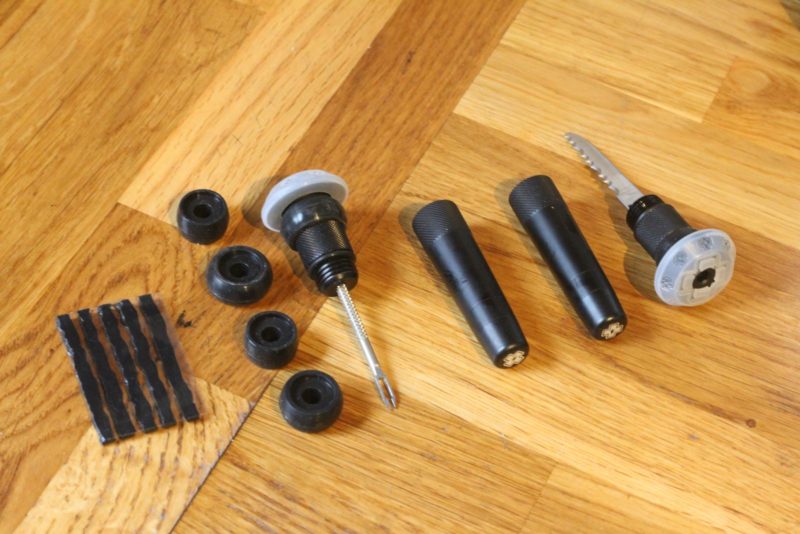 Kit Réparation Pneu Tubeless Muc-Off Stealth - Bouchons De Crevaison à Ranger Dans Le Guidon