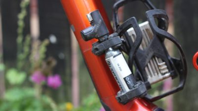 Review: Syncros iS Tailor Cage carries 19-Function Multi-tool, CO2 or Pump & Water Bottle