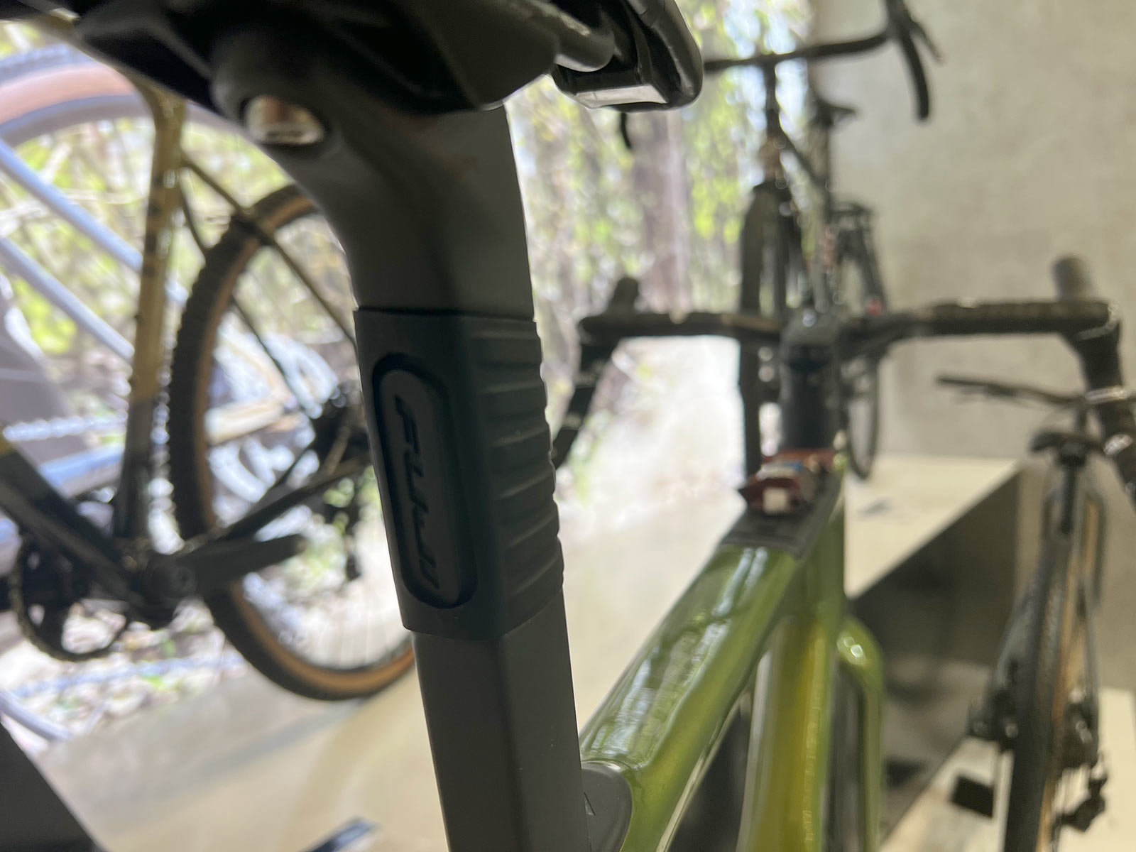 2023 fuji jari gravel bike's flex seatpost insert